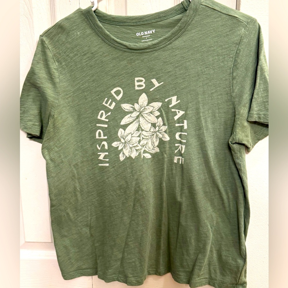 Old Navy Olive Green Nature-Inspired Tee
